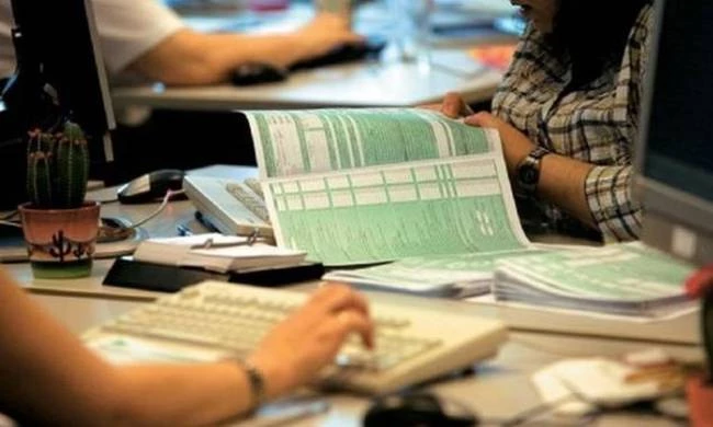 Πέντε μέρες προθεσμία για τις φορολογικές δηλώσεις – Μετά βαριές «καμπάνες»